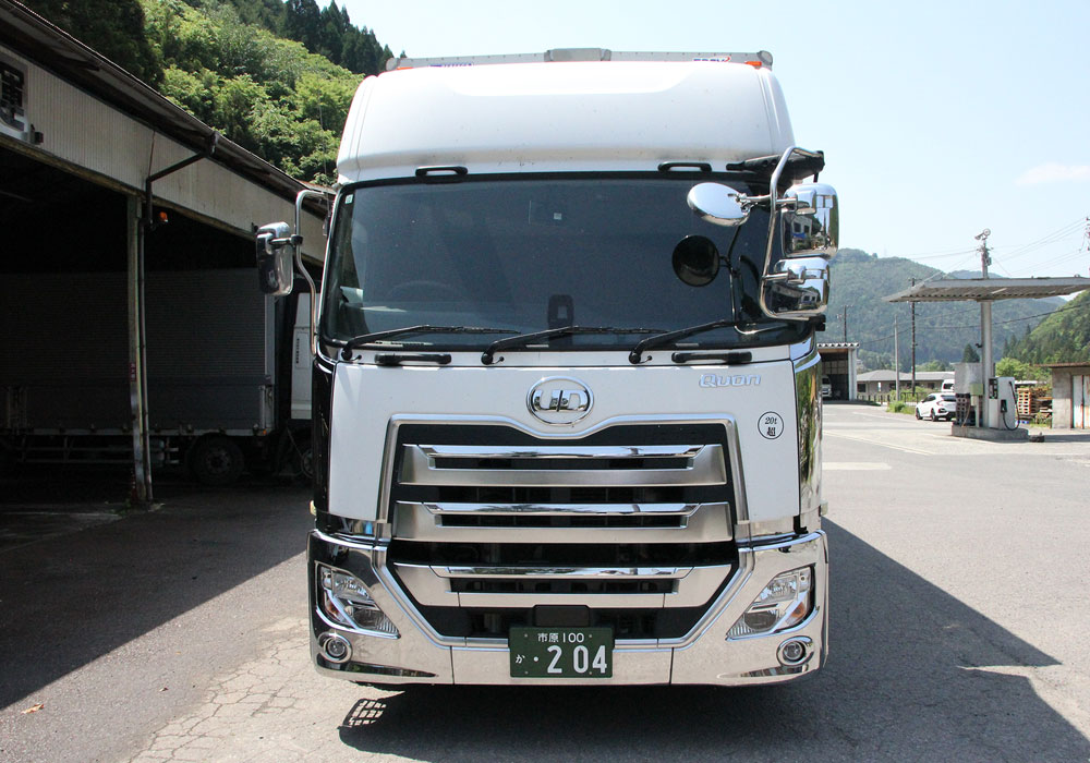boshu-img-large-03 大型ウイングトラック